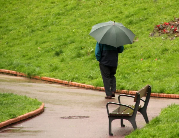 Camminare Giorno Pioggia — Foto Stock