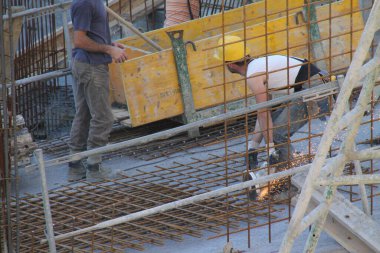 Şehirdeki inşaat alanında.