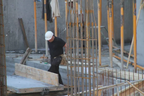 Şehirdeki inşaat alanında.