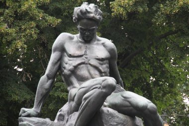 Stockholm şehir merkezinde heykel