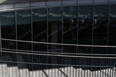 Şehir ortamında merdivenler