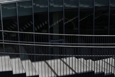 Şehir ortamında merdivenler