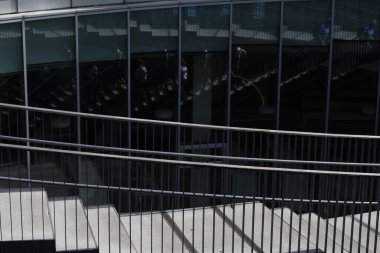 Şehir ortamında merdivenler