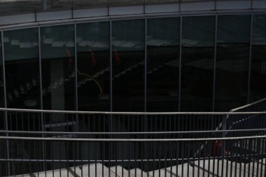 Şehir ortamında merdivenler