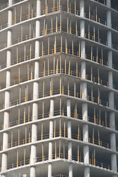 İnşaat alanında çalışıyorum.