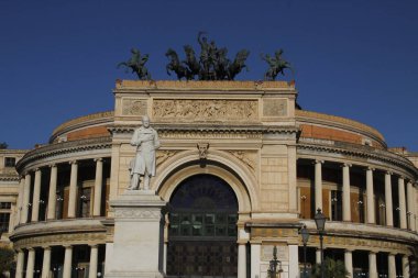 Palermo şehir merkezinde bir bina.