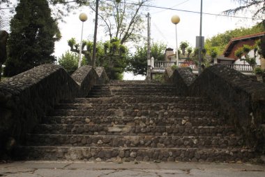 Şehir ortamında merdivenler