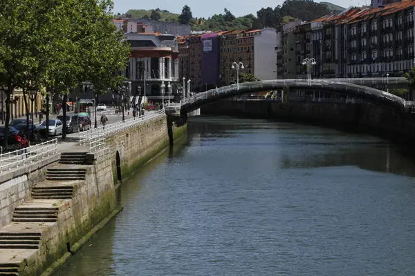 Rivier Buitenwijken Van Bilbao — Stockfoto