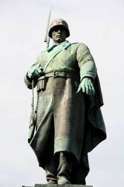 Berlin 'de Sovyet tarzı heykel