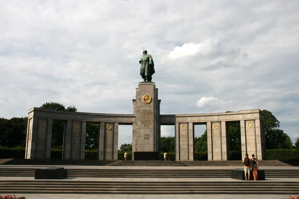 Sowiecka Rzeźba Berlinie — Zdjęcie stockowe
