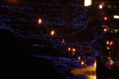 Sokakta Noel ışıkları