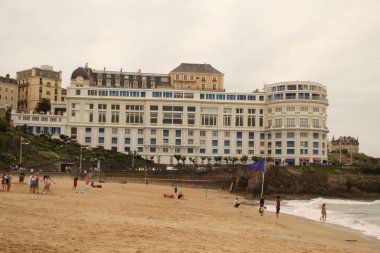 Biarritz, Fransa sahilinde inşa ediliyor.