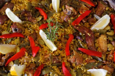 Tavada İspanyol paella 'sı