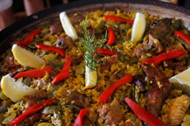 Tavada İspanyol paella 'sı