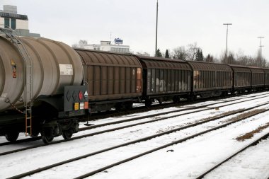 Şehrin banliyölerinde demiryolu