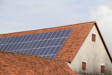 Çatıdaki güneş paneli