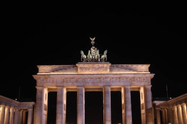 Berlin Branderburg Kapısı manzarası
