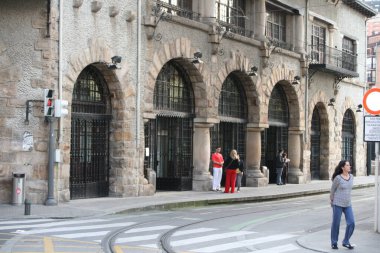 Şehirdeki bir tramvayın demiryolu