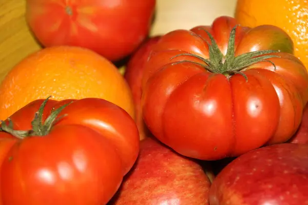 Tomaten Auf Einem Tablett — Stockfoto