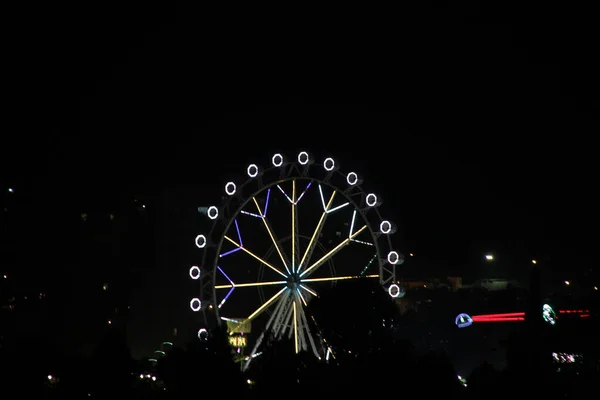 Ferris Roue Dans Ville — Photo