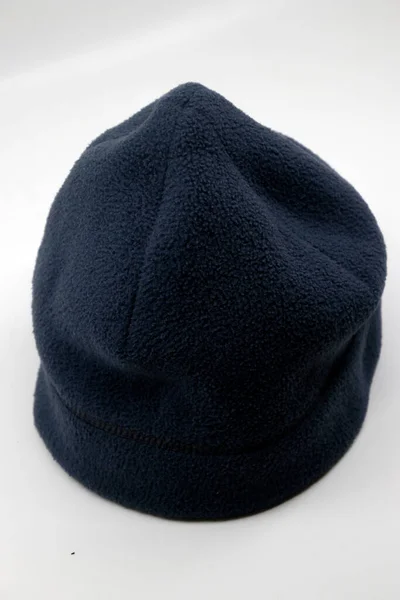 白色背景的冬季帽子 — 图库照片