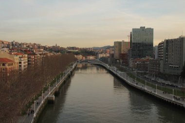 Bilbao şehrinin mimarisi.