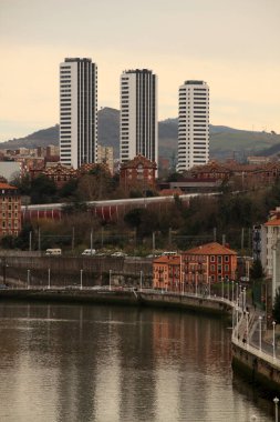 Bilbao şehrinin mimarisi.