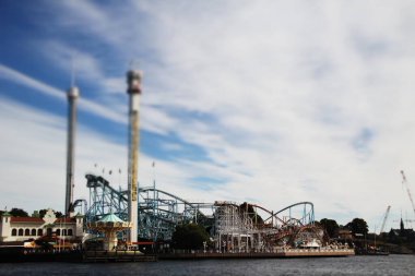 Eğlence parkında hız treni