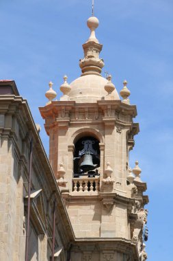 İspanya, San Sebastian şehir merkezinin mimarisi.