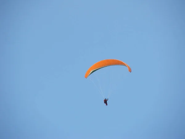 Paragliding Letním Dni — Stock fotografie