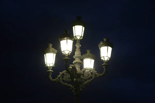 Lanternes Dans Environnement Urbain — Photo