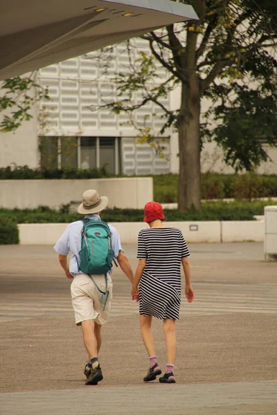 Young Couple Street — Stock Photo, Image