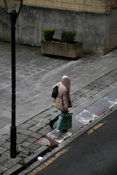 Ludzie Chodzący Ulicą — Zdjęcie stockowe