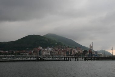 Bilbao nehrinin manzarası