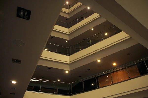 Modern Bir Binanın Içinde — Stok fotoğraf