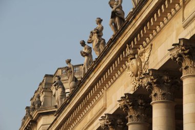 Bordeaux şehrinin mimarisi.