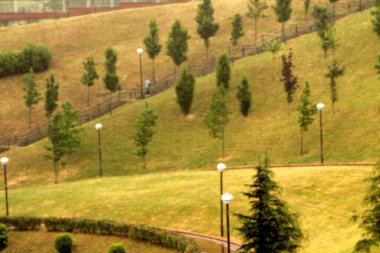 Yaz gününde şehir parkı