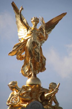 Buckingham Sarayı, Londra 'da heykel