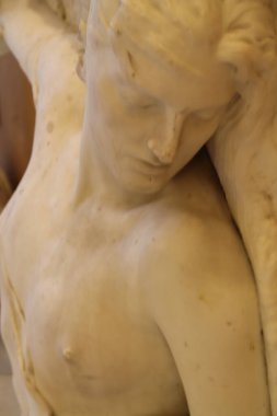 Yunanistan 'ın Korfu kentindeki bir sarayda heykel