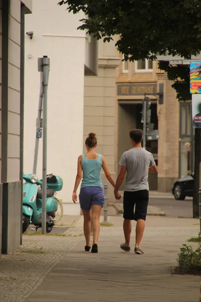 Paar Auf Der Straße — Stockfoto