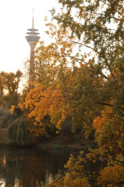 Akşam Düsseldorf TV Kulesi