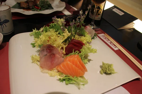 寿司皿に — ストック写真