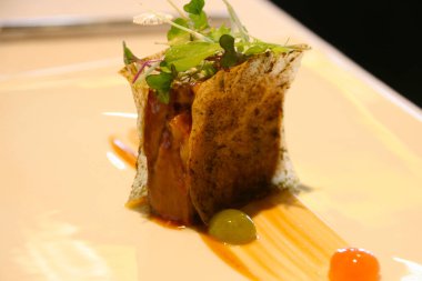 Soslu kuzu kızartması.