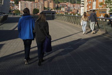 Bilbao şehir merkezinde şehir hayatı