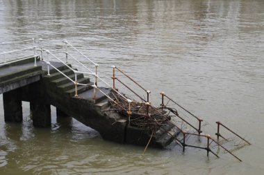 Bilbao 'da terk edilmiş endüstriyel çevre