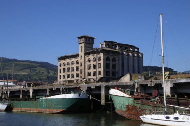 Bilbao 'da terk edilmiş endüstriyel çevre