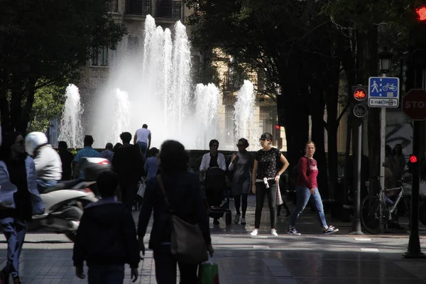 Άνθρωποι Στο Κέντρο Του Σαν Σεμπαστιάν Ισπανία — Φωτογραφία Αρχείου