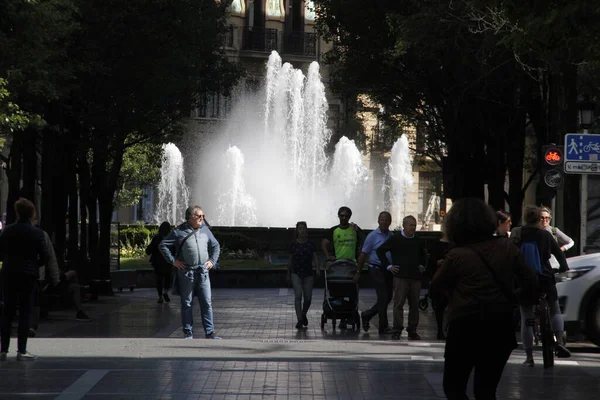 Άνθρωποι Στο Κέντρο Του Σαν Σεμπαστιάν Ισπανία — Φωτογραφία Αρχείου