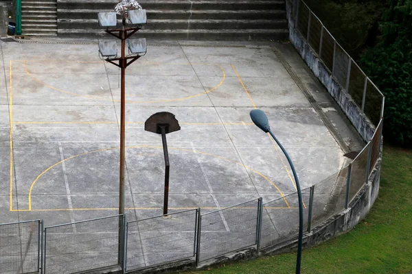 Terrain Basket Dans Parc — Photo