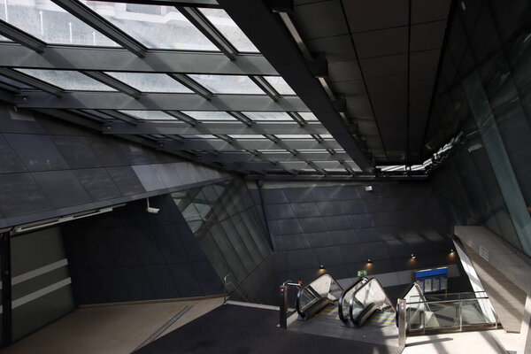 интерьер современного железнодорожного вокзала